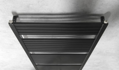 Aqualine TONDI otopné těleso rovné 600x1330 mm, středové připojení, černá mat DT486T