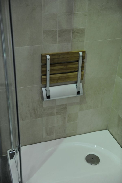Aqualine RAVO sklopné sedátko do sprchového koutu 32x32, 5cm, bambus AE236